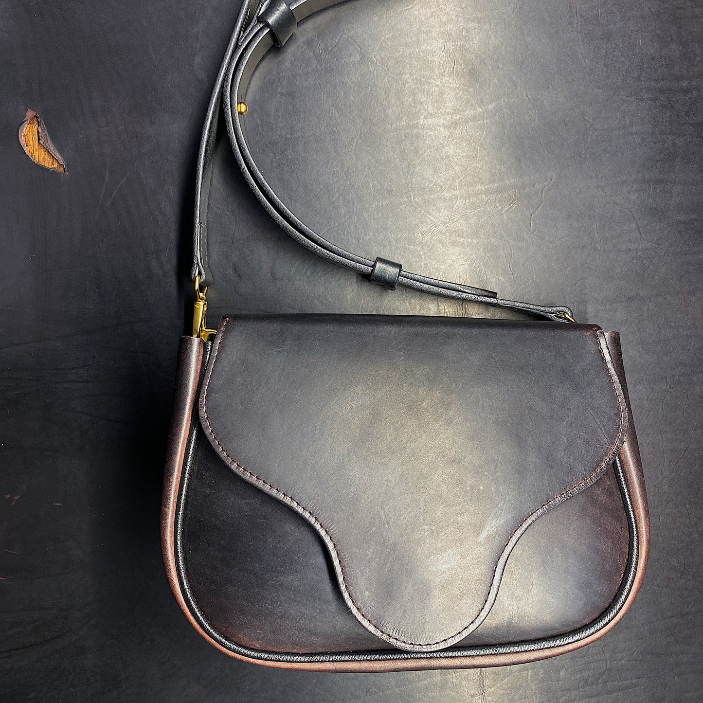 'Atelier 56' Simms Saddle Bag 'Cherry Cola'