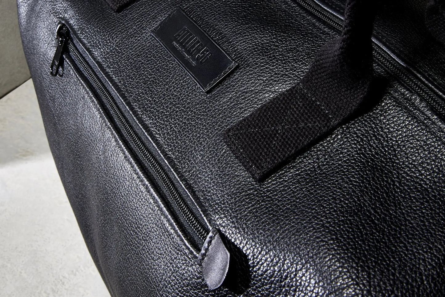 'Atelier 56' Murphy XL Weekender in BLACK ATELIER 56