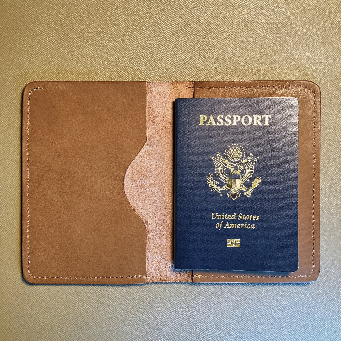 'Atelier 56' Leather Passport Holder